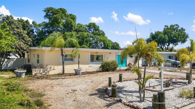 6447 17TH PLACE N, St Petersburg, FL 33710