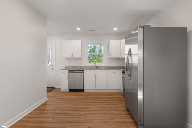 805 E Florida Street, Clinton, SC 29325