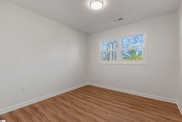 805 E Florida Street, Clinton, SC 29325