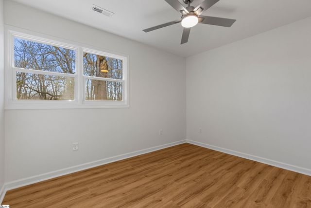 805 E Florida Street, Clinton, SC 29325