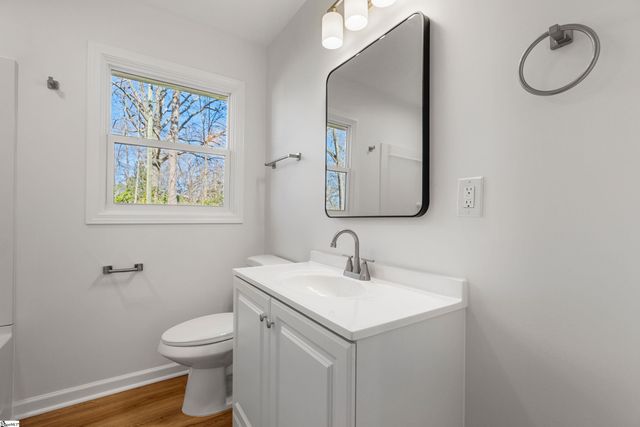 805 E Florida Street, Clinton, SC 29325