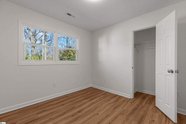 805 E Florida Street, Clinton, SC 29325