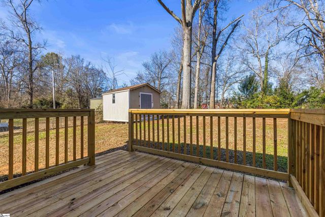 805 E Florida Street, Clinton, SC 29325