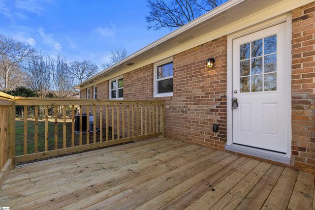 805 E Florida Street, Clinton, SC 29325