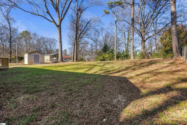 805 E Florida Street, Clinton, SC 29325