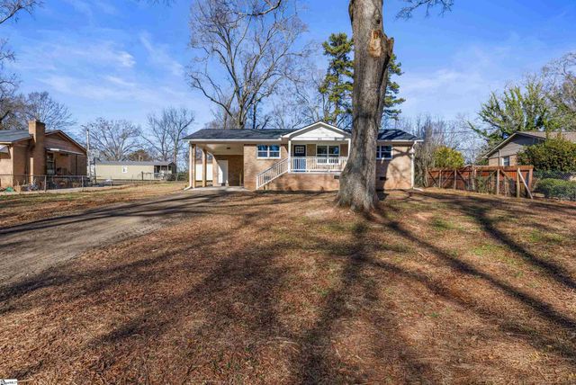 805 E Florida Street, Clinton, SC 29325