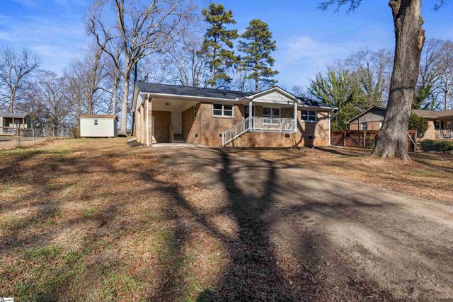 805 E Florida Street, Clinton, SC 29325