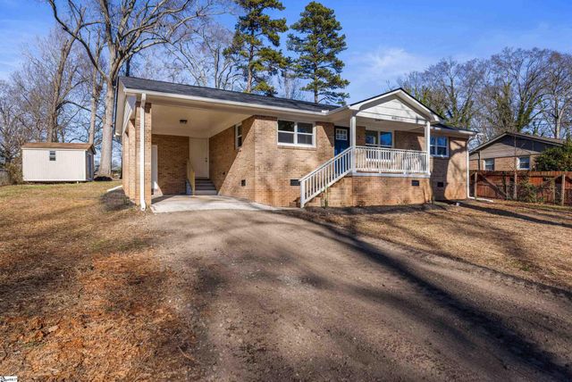 805 E Florida Street, Clinton, SC 29325