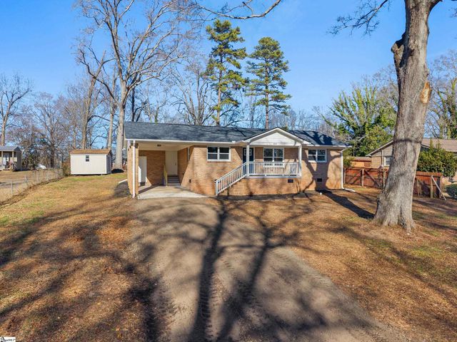 805 E Florida Street, Clinton, SC 29325