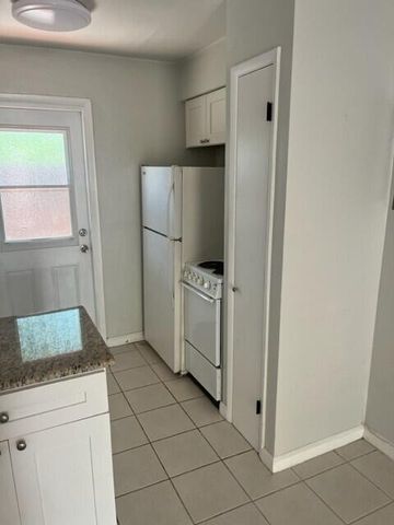 1129 NE 17th Terrace 4, Fort Lauderdale, FL 33304