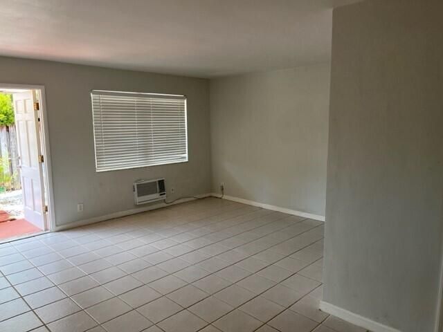1129 NE 17th Terrace 4, Fort Lauderdale, FL 33304