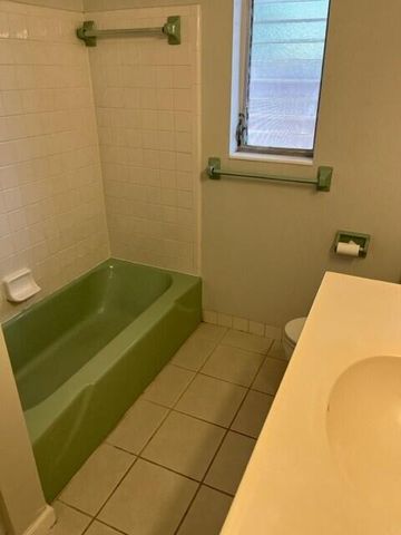 1129 NE 17th Terrace 4, Fort Lauderdale, FL 33304