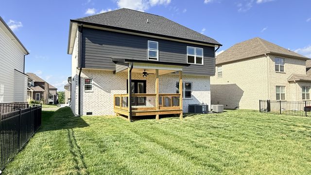 474 Spiderwort Dr, Clarksville, TN 37043