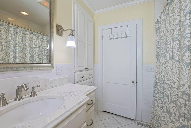 3015 Springer Avenue, Cincinnati, OH 45208