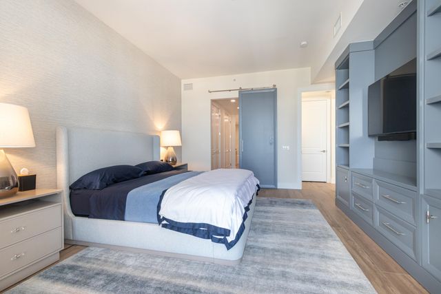 184 Lake Drive 3201, Palm Beach Shores, FL 33404