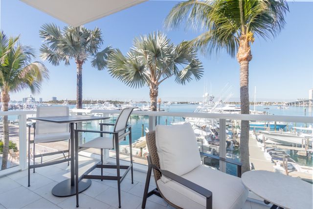 184 Lake Drive 3201, Palm Beach Shores, FL 33404