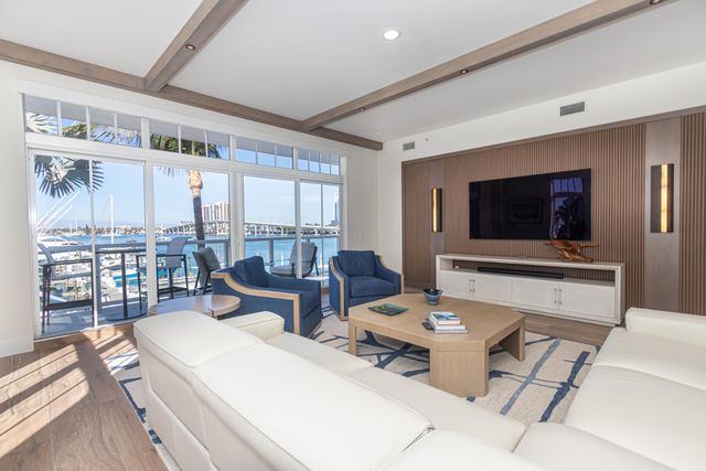 184 Lake Drive 3201, Palm Beach Shores, FL 33404