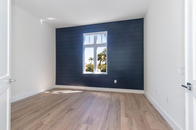 184 Lake Drive 3201, Palm Beach Shores, FL 33404