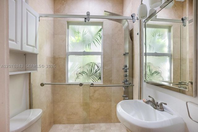 124 Mendoza Ave 4, Coral Gables, FL 33134