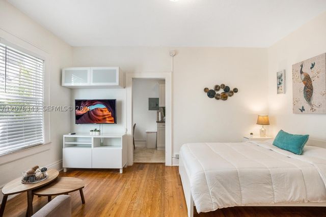 124 Mendoza Ave 4, Coral Gables, FL 33134