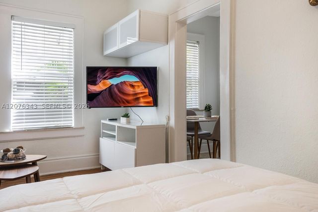 124 Mendoza Ave 4, Coral Gables, FL 33134