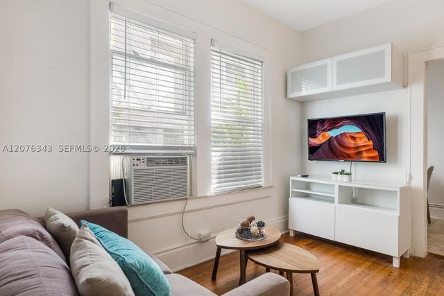 124 Mendoza Ave 4, Coral Gables, FL 33134