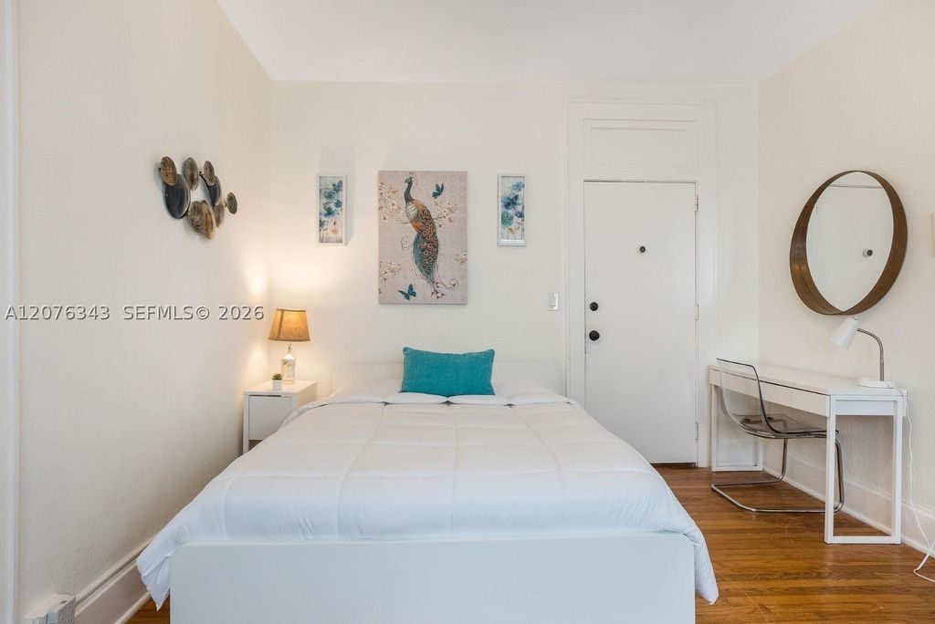 124 Mendoza Ave 4, Coral Gables, FL 33134