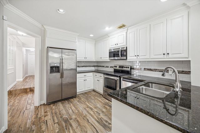 12814 Kingsbridge Lane, Houston, TX 77077