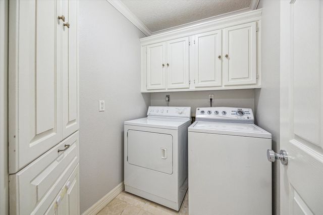 12814 Kingsbridge Lane, Houston, TX 77077
