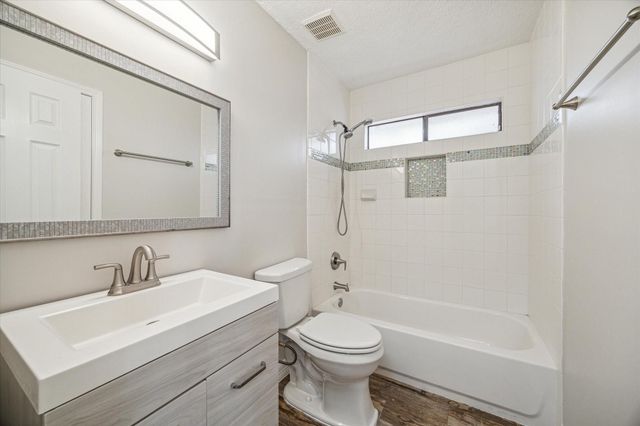 12814 Kingsbridge Lane, Houston, TX 77077