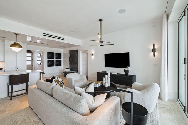 27 Admiralty Row 203, Alys Beach, FL 32461