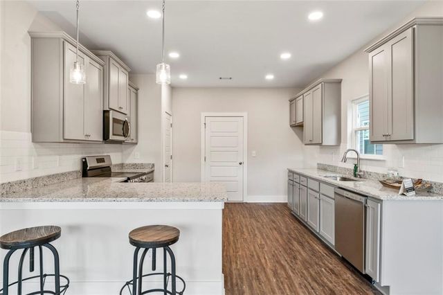 11201 Cornerstone Way, Hampton, GA 30228