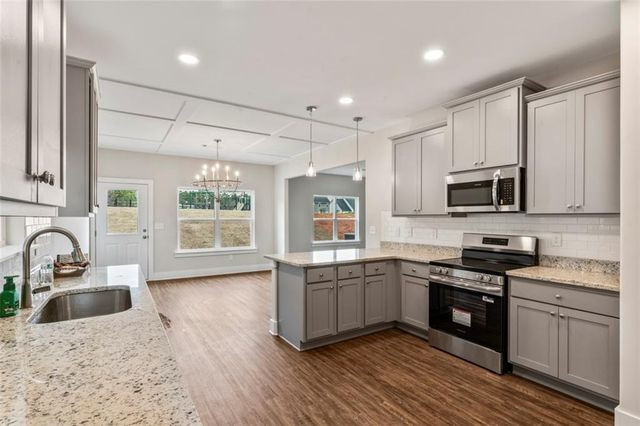 11201 Cornerstone Way, Hampton, GA 30228