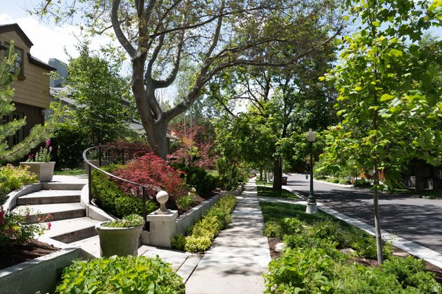 1400 PERRY AVE, Salt Lake City, UT 84103