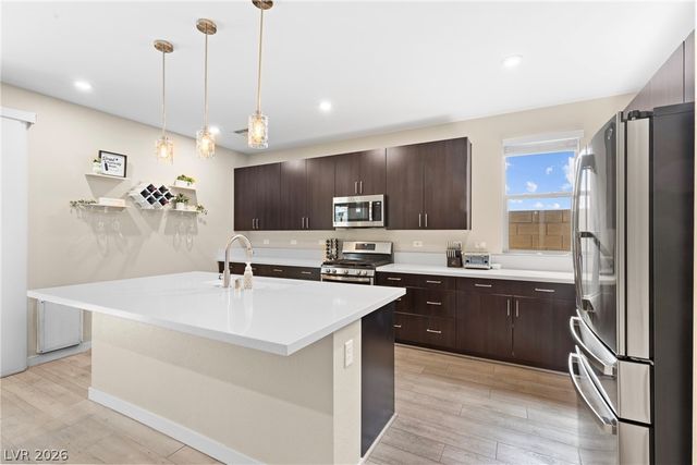 6147 Rock Arch Court, Las Vegas, NV 89141