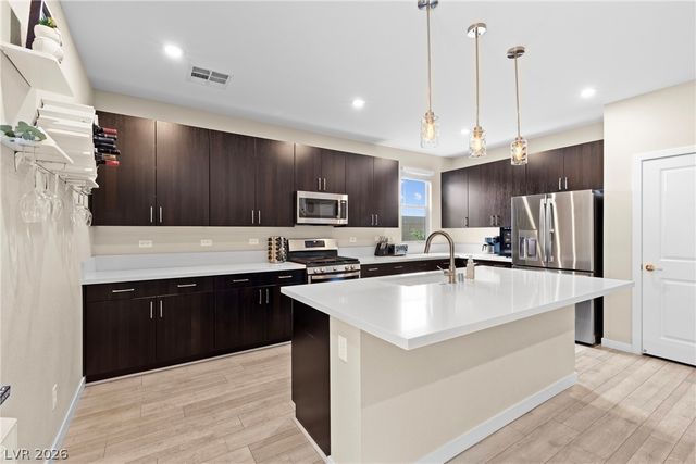 6147 Rock Arch Court, Las Vegas, NV 89141