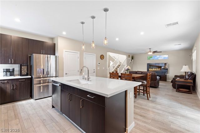 6147 Rock Arch Court, Las Vegas, NV 89141