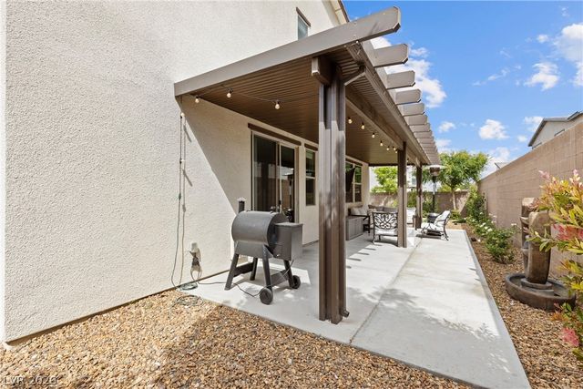 6147 Rock Arch Court, Las Vegas, NV 89141