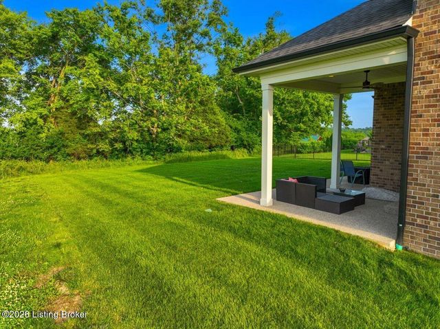 17805 Shakes Creek Dr, Fisherville, KY 40023