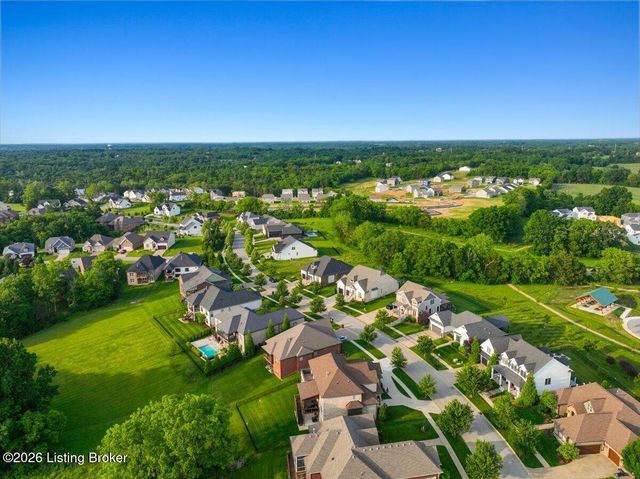17805 Shakes Creek Dr, Fisherville, KY 40023