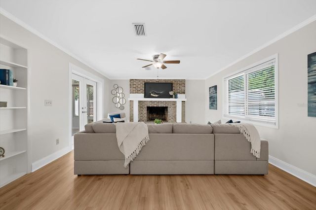 3315 W BEAUMONT STREET, Tampa, FL 33611