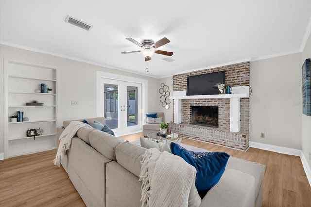 3315 W BEAUMONT STREET, Tampa, FL 33611