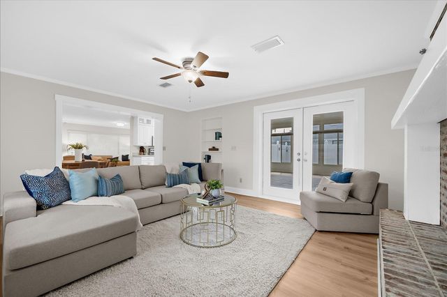 3315 W BEAUMONT STREET, Tampa, FL 33611