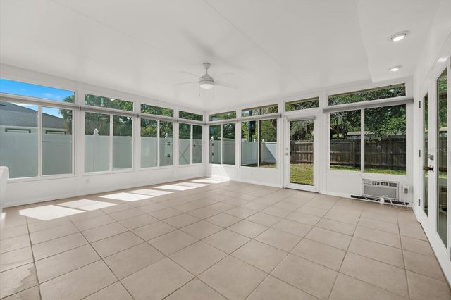 3315 W BEAUMONT STREET, Tampa, FL 33611