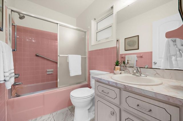 3315 W BEAUMONT STREET, Tampa, FL 33611