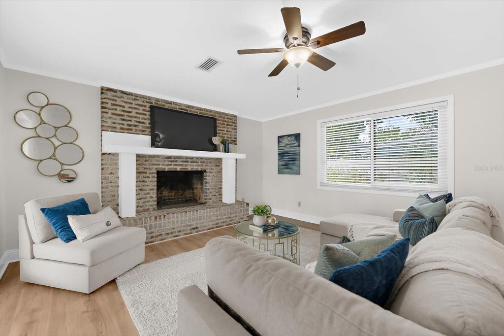 Image 20 of property listing at 3315 W BEAUMONT STREET, Tampa, FL 33611