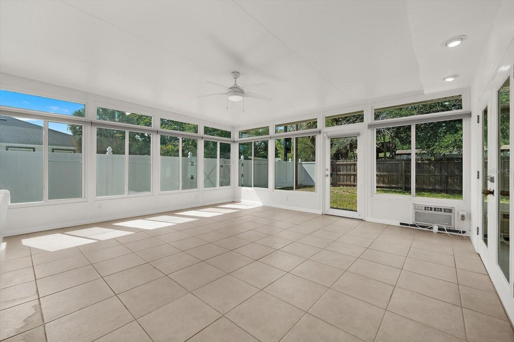 Image 26 of property listing at 3315 W BEAUMONT STREET, Tampa, FL 33611