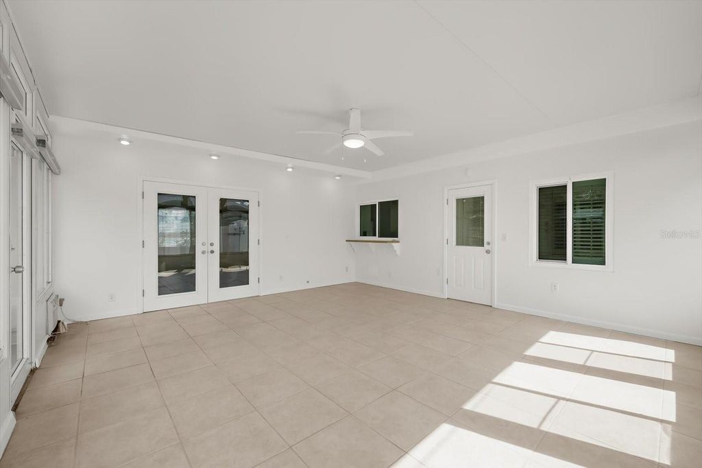 Image 29 of property listing at 3315 W BEAUMONT STREET, Tampa, FL 33611