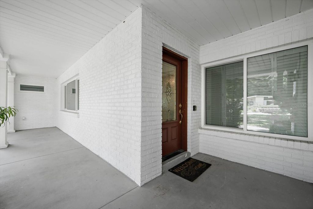 Image 4 of property listing at 3315 W BEAUMONT STREET, Tampa, FL 33611