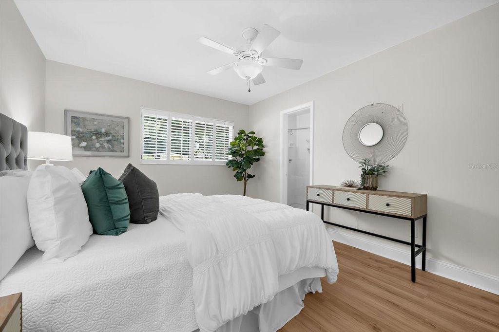 Image 38 of property listing at 3315 W BEAUMONT STREET, Tampa, FL 33611